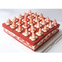草莓方形切件蛋糕