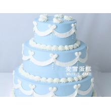 蓝色简约复古多层蛋糕
